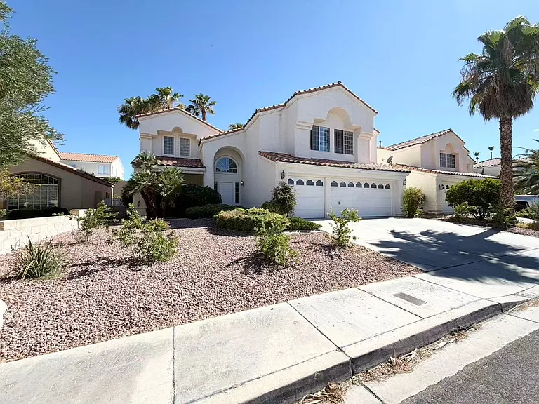 2019 Silverton Dr — Photo 2