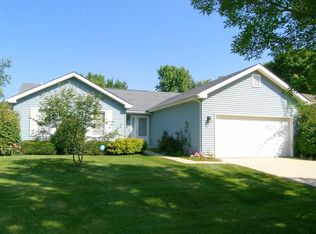 459 Spring St, Geneva, IL 60134