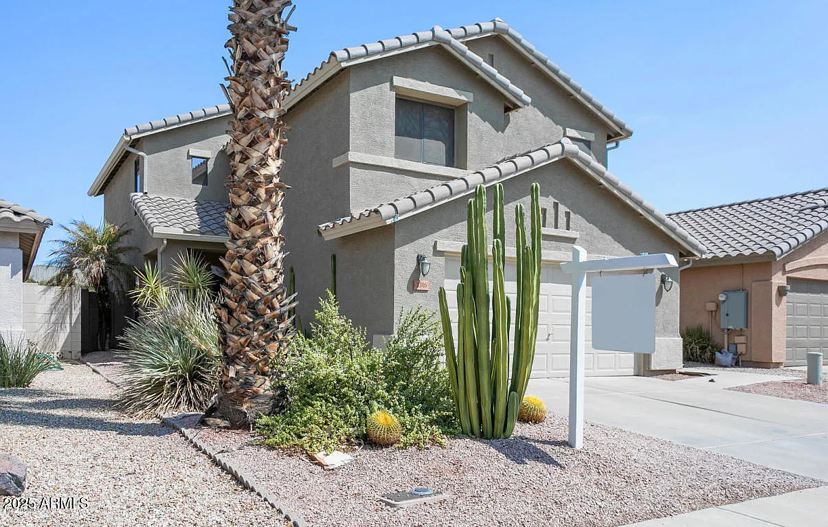 5 bed, 2.5 bath, 2209 sqft, $3,150 — Photo 2