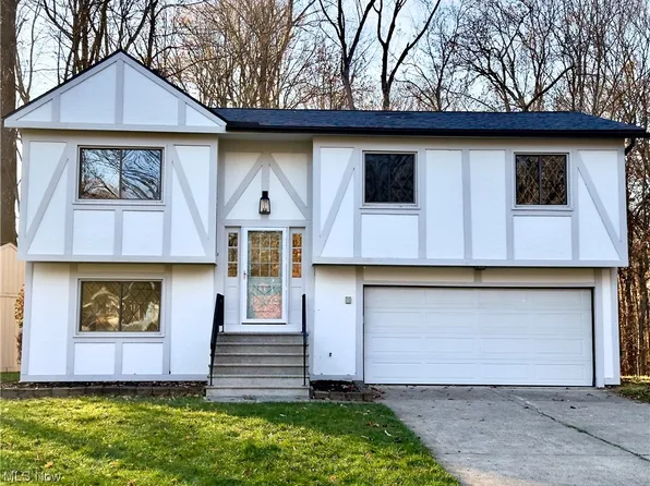 10460 Woodchuck Ct, Twinsburg, OH 44087