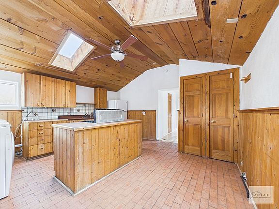2nd image of 932 Dunlap St #937