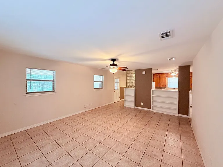 5915 Sunshine Dr — Photo 3