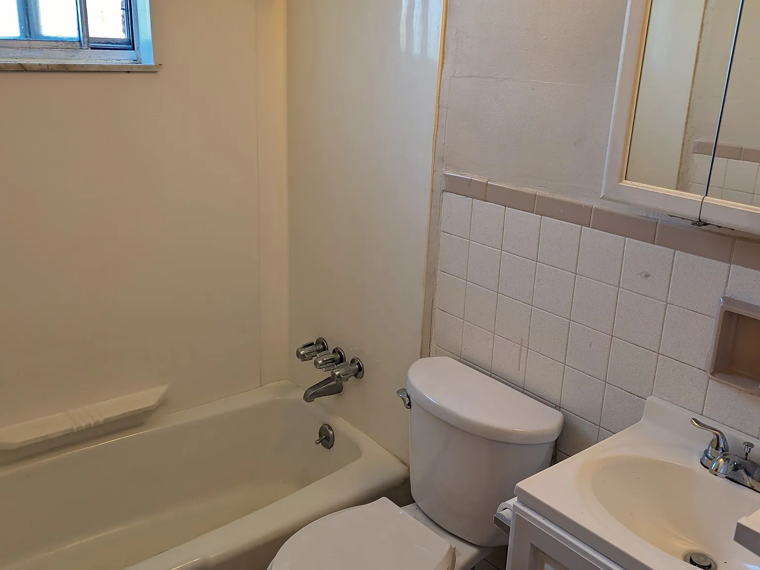 Ormsby Ave, Mount Oliver — Photo 2