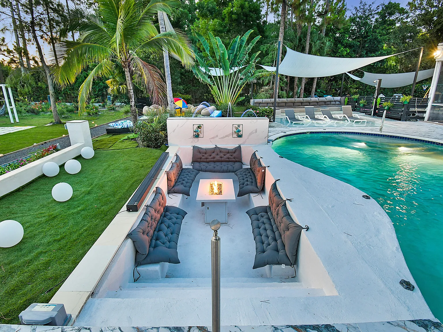 6 bed, 7.5 bath, 5000 sqft, $25,000 — Photo 4