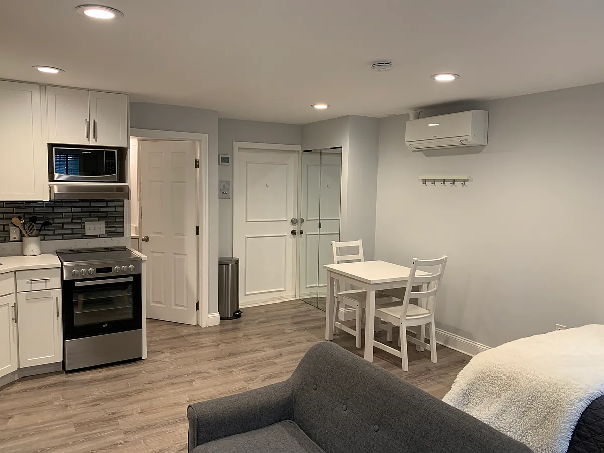 Building Photo - 122 Beacon St #1