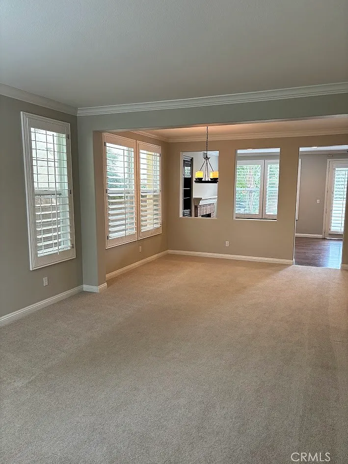 4 bed, 2.5 bath, 2116 sqft, $5,480 — Photo 3