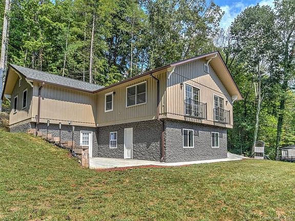 3rd image of 207 Beechwood Lakes Dr