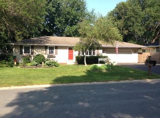 1064 Ramsey St S, Shakopee, MN 55379