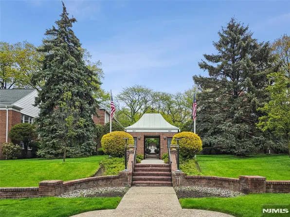 151 E Palisade Ave #6D, Englewood, NJ 07631