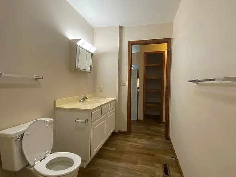 1007 Zollinger Rd — Photo 11