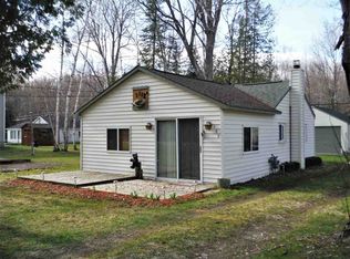102 Blossom Ct, Houghton Lake, MI