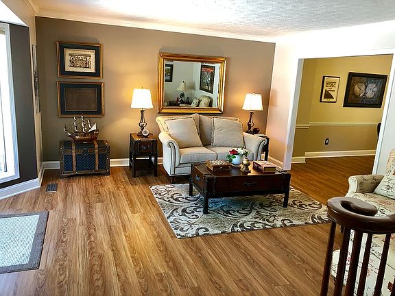2nd image of 31427 Muirfield Way