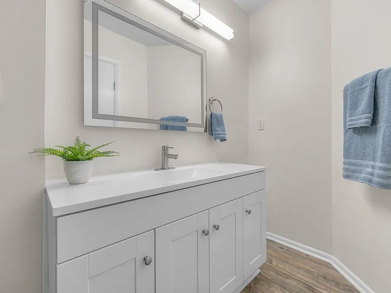 5036 Glenwood Way — Photo 32