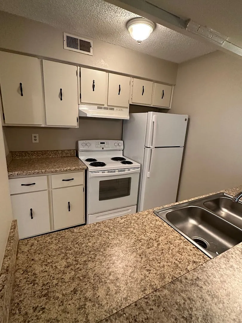 1BD/1BA Condo located on the Germantown/Memphis Line! — Photo 3