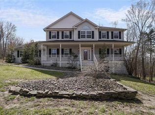 16 Woodridge Dr, Chester, NY 10918