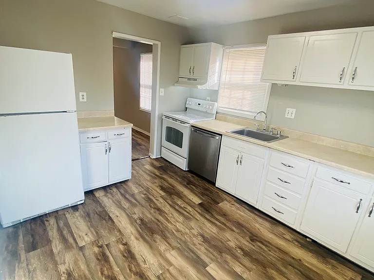 16649 Geddy Ct — Photo 2
