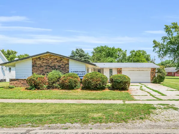 403 S Chicago St, Sidell, IL 61876