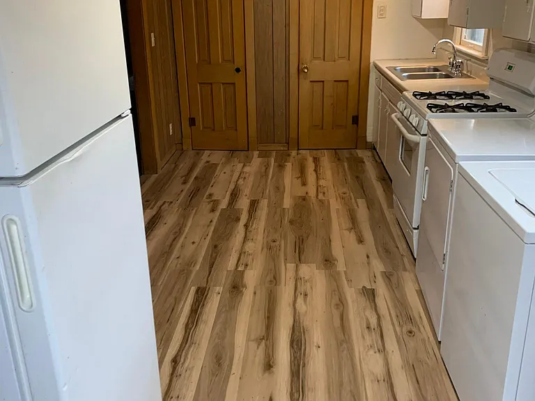 1539 Lister Ave — Photo 5