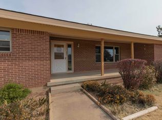 401 Western St, Claude, TX 79019