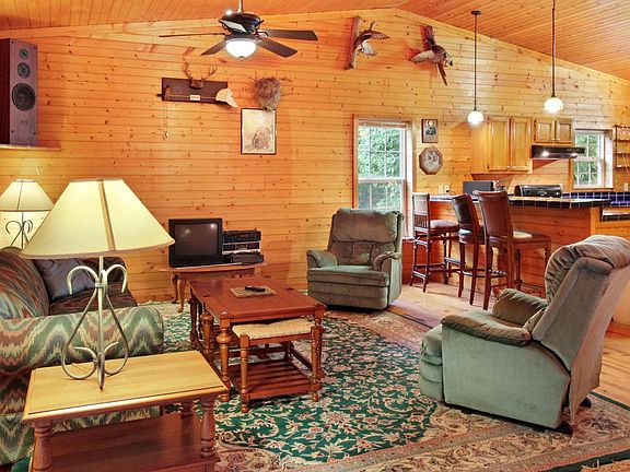 5th image of 865 Ewing Rd