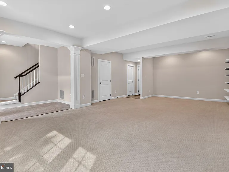 24949 Earlsford Dr — Photo 4