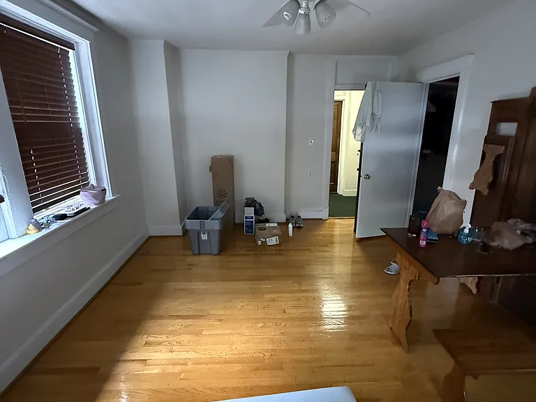 210 Drummond Pl — Photo 11