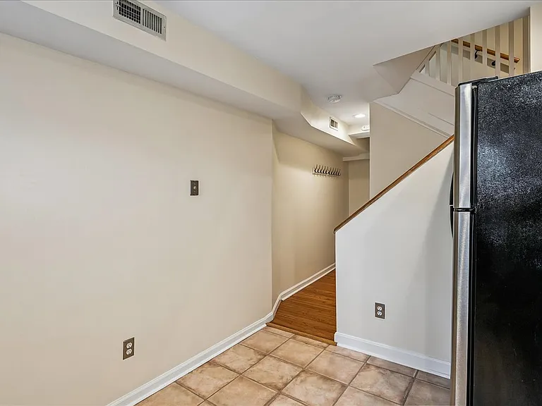 1514 Byrd St — Photo 9