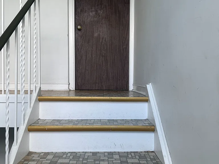 182 Ruggles Ave #3 — Photo 2