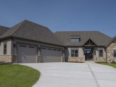 W200N5303 Beechcraft ROAD, Menomonee Falls, WI, 53051