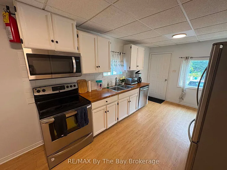 240 Shore Ln — Photo 4
