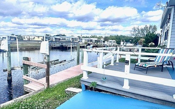 4th image of 5519 Sir Walter Way