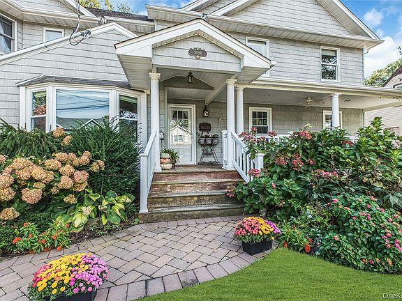 3rd image of 2084 Sherman Avenue