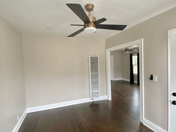 5th image of 2034 W 35th Pl