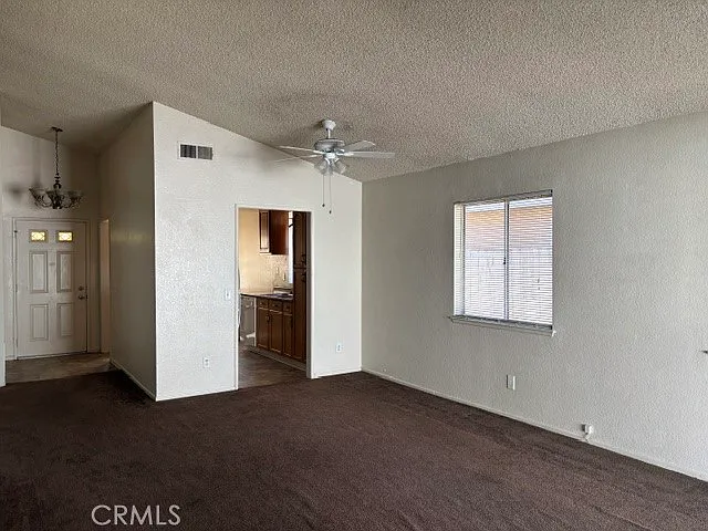 1013 Ivy St — Photo 2
