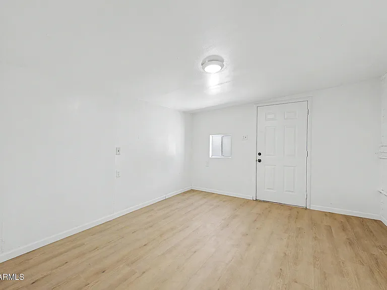 2038 E Lemon St — Photo 21