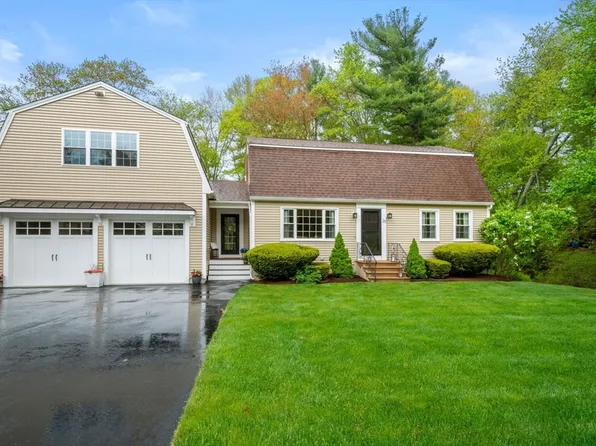 29 Warren St, Upton, MA 01568