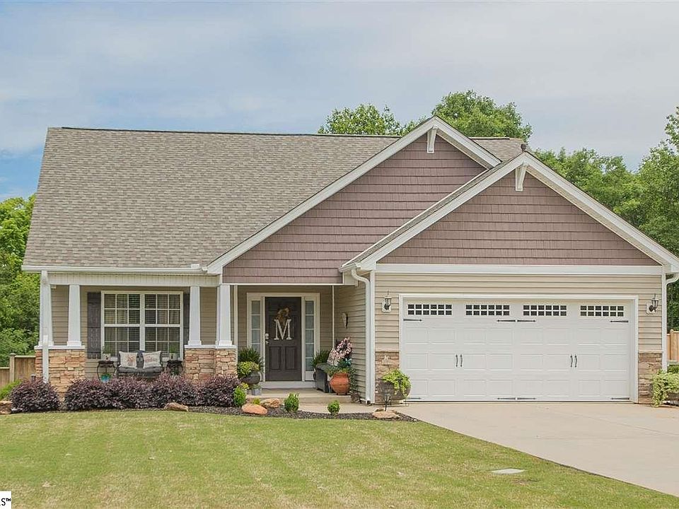 1st image of 10 Rockledge Dr