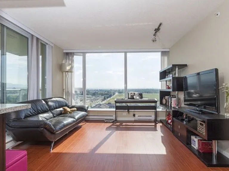 5068 Kwantlen St #801 — Photo 4