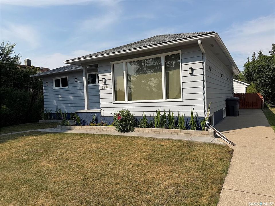 1st image of 228 8th AVENUE E