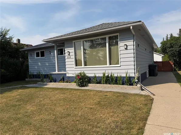 228 8th AVENUE E, Melville, SK S0A 2P0