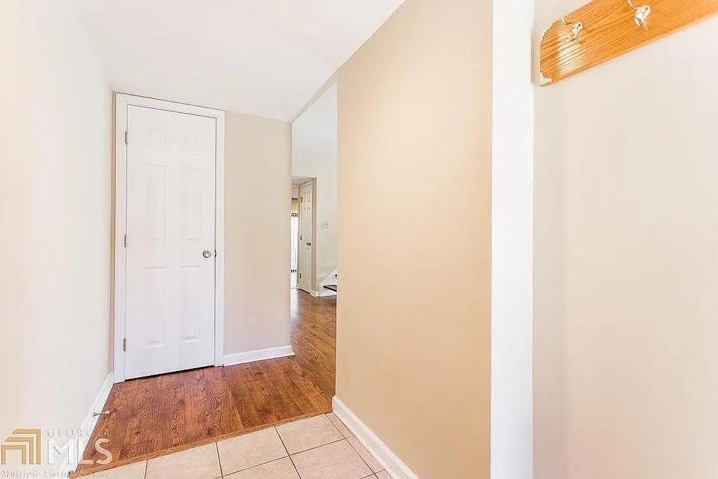 2 bed, 2.5 bath, 1661 sqft, $1,990 — Photo 4