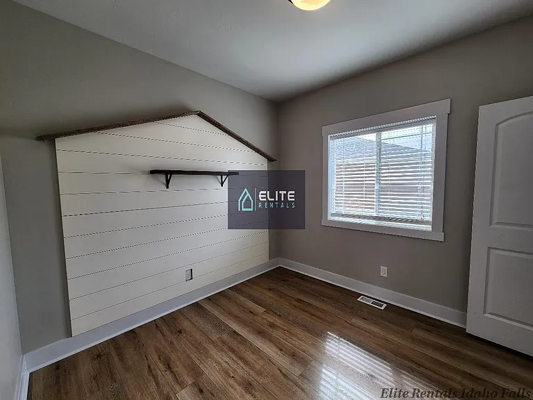 3700 Potomac Way — Photo 16