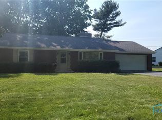 627 Monticello Dr, Fostoria, OH 44830