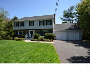 204 Mayweed Rd, Fairfield, CT 06824