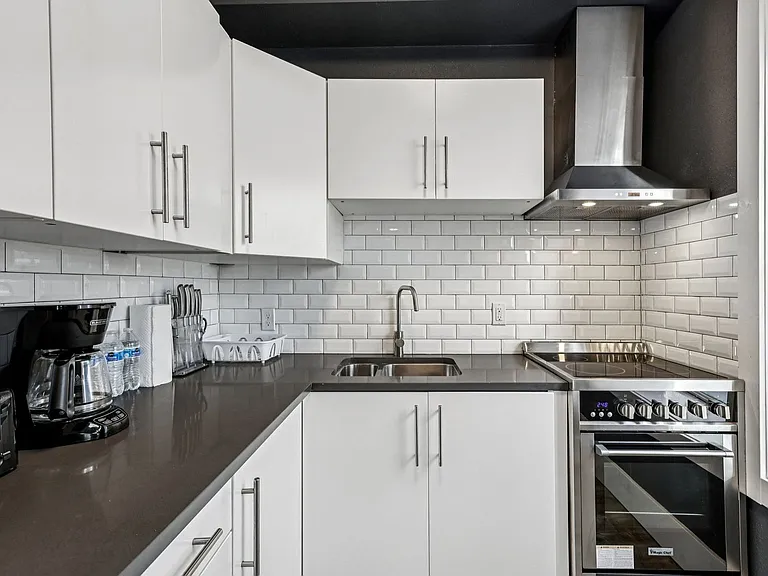 CENTER VIEW APARTMENTS- LIVE YOUR BEST LIFE HERE! — Photo 38