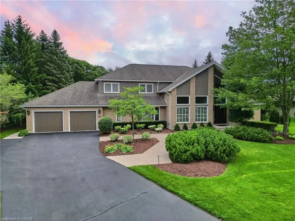 587 Manorwood Ct, Waterloo, ON N2K 3L7