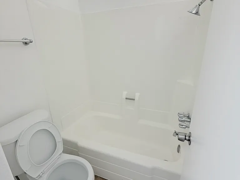 7100 Woodman Ave #109 — Photo 4