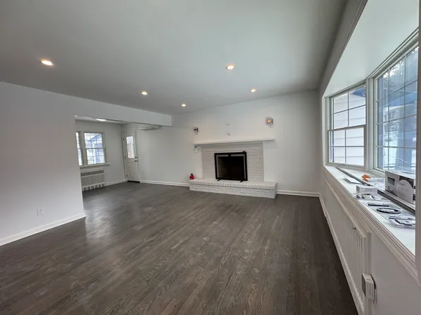 (undisclosed Address), Staten Island, NY 10304