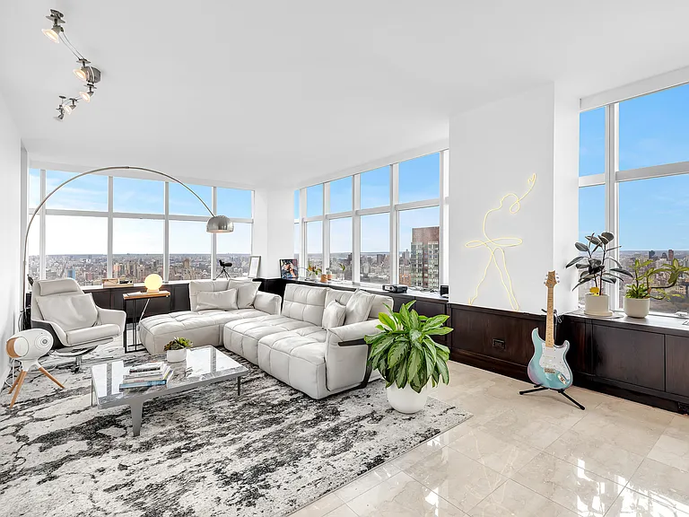 160 W 66th St #56B — Photo 1