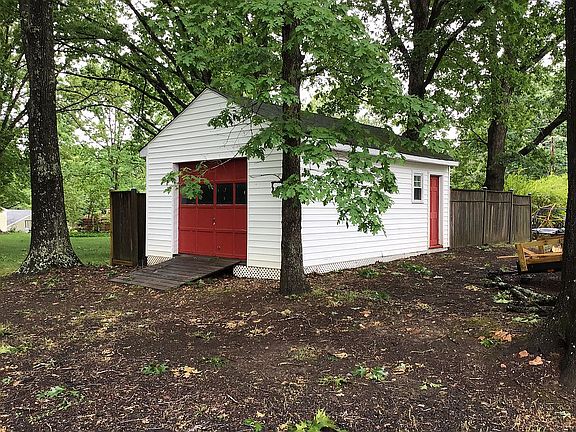 Nice 20 x 12 outbuilding 